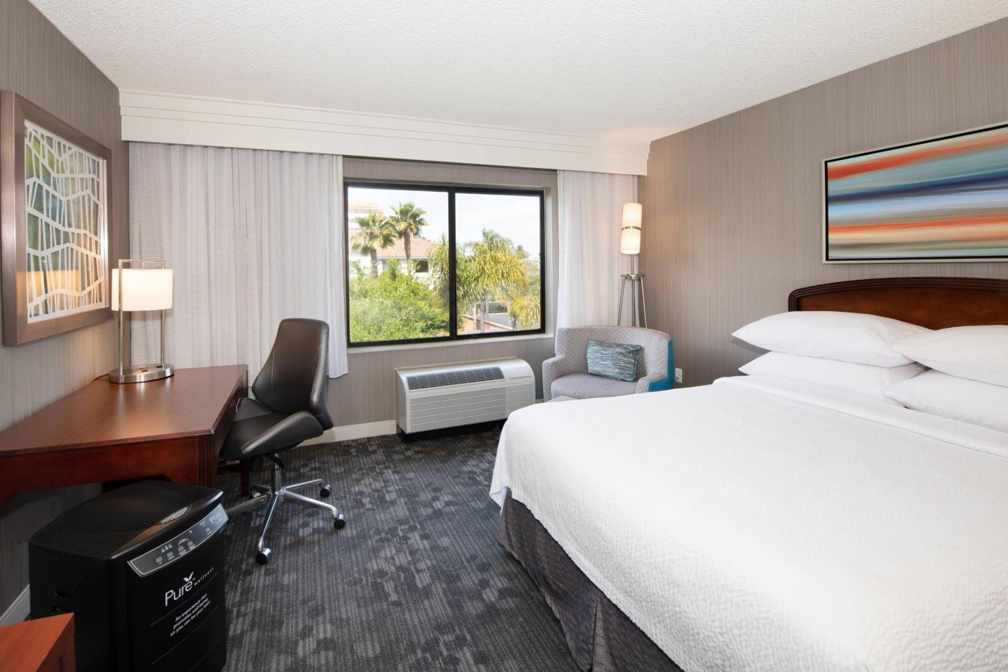 Courtyard By Marriott Oakland Airport Hotel Exterior foto