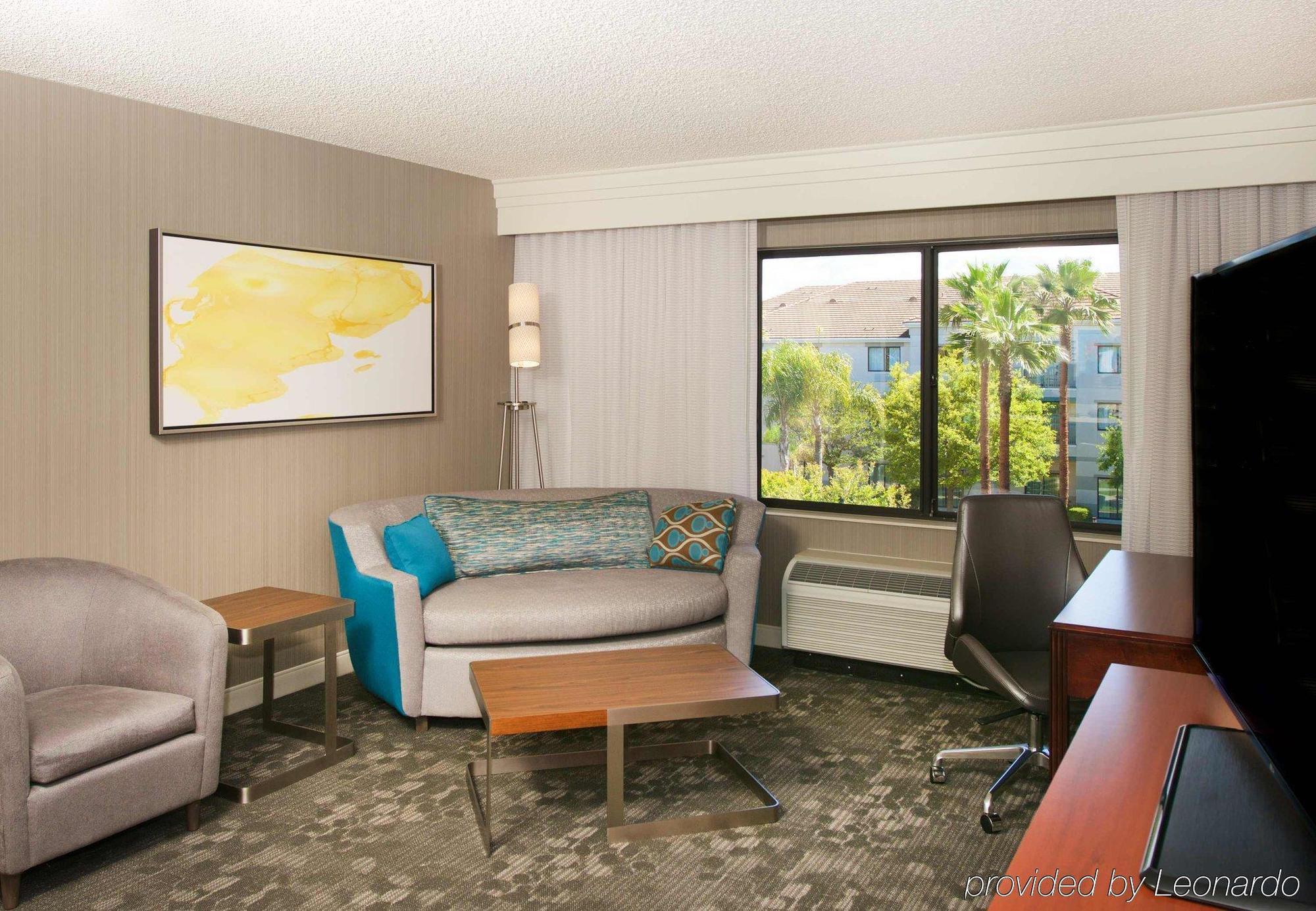 Courtyard By Marriott Oakland Airport Hotel Exterior foto
