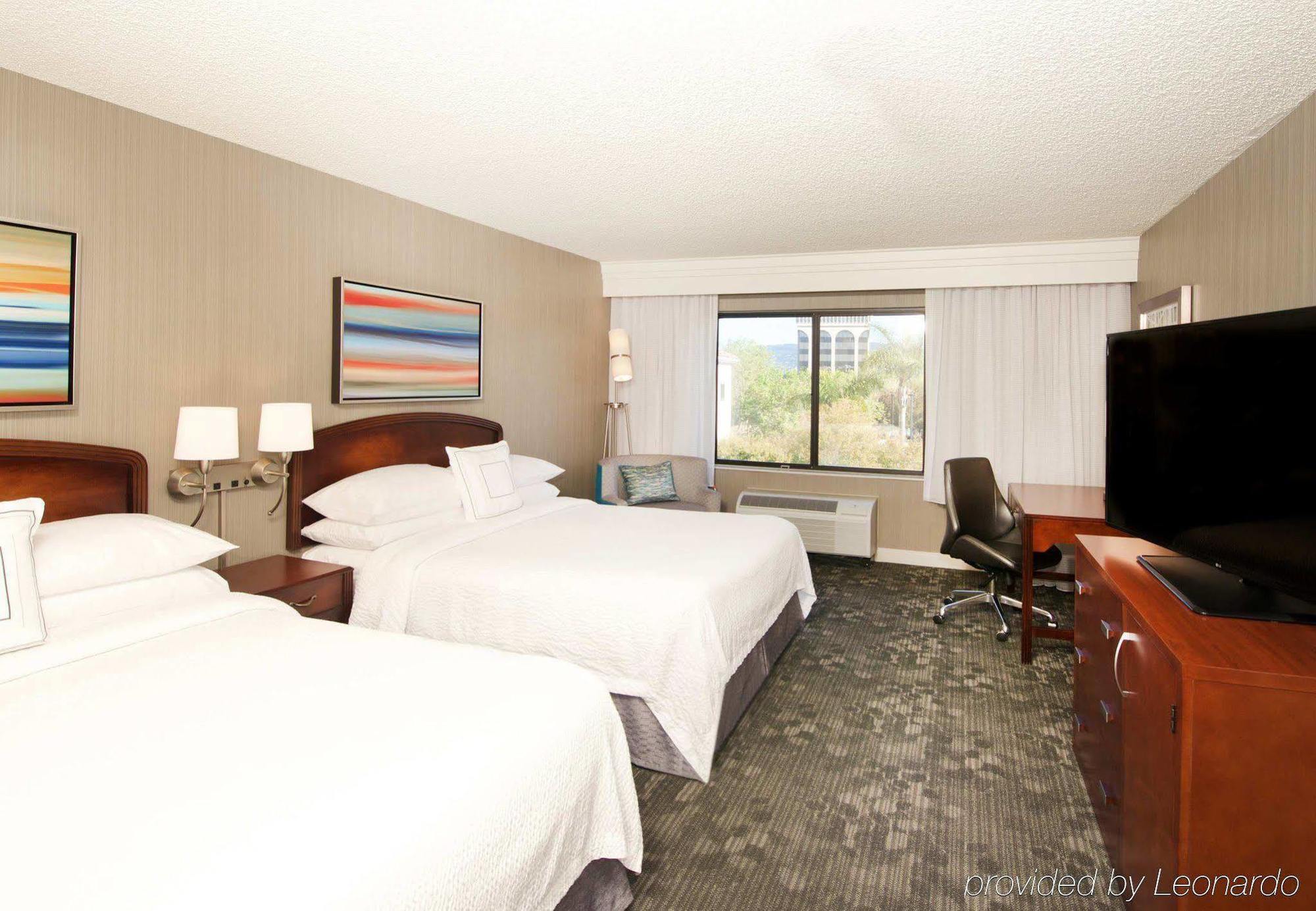 Courtyard By Marriott Oakland Airport Hotel Exterior foto